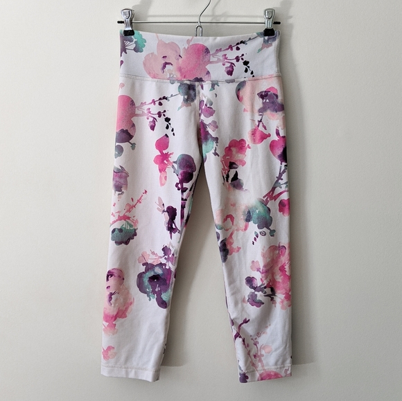 RARE Lululemon Blurred Blossom Wunder Under Crop - Picture 3 of 8